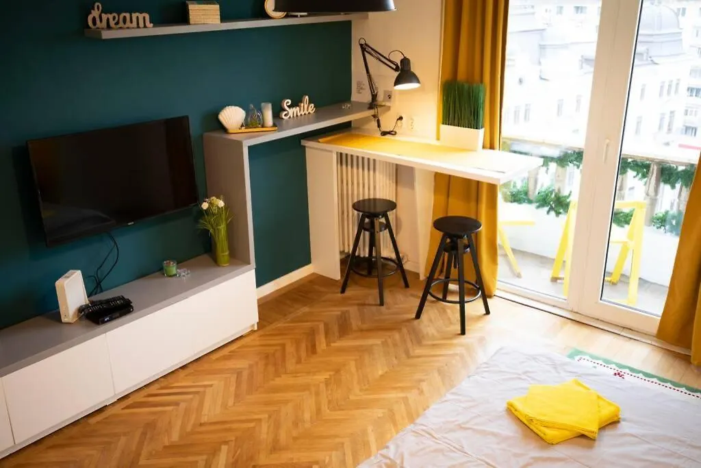Victoria Avenue Studio Bükreş