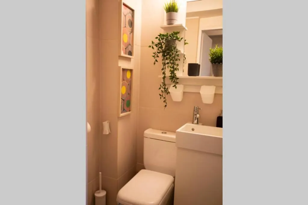 Victoria Avenue Studio Bükreş 0*,